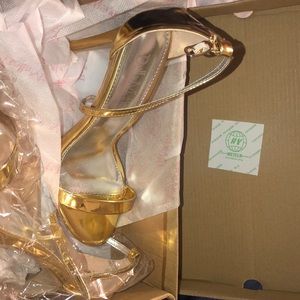 Gold toned BellaMarie 6 1/2 heels